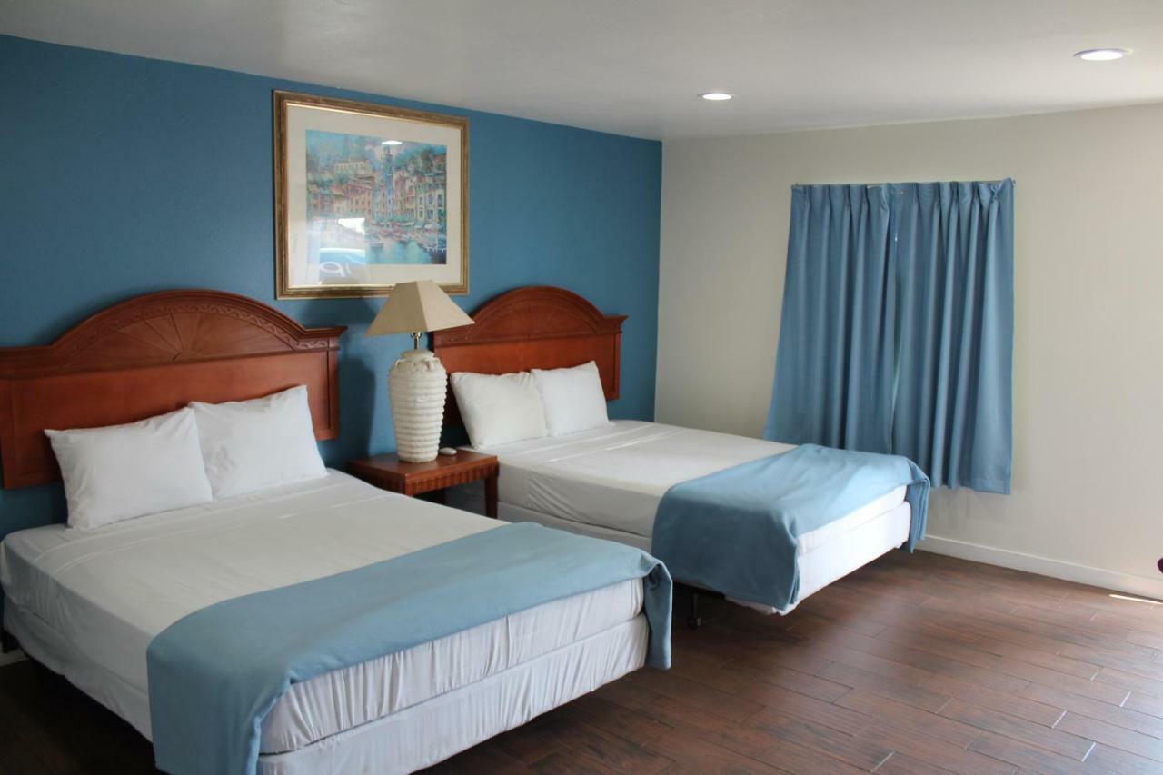 Oceanside Inn & Suites Exterior photo