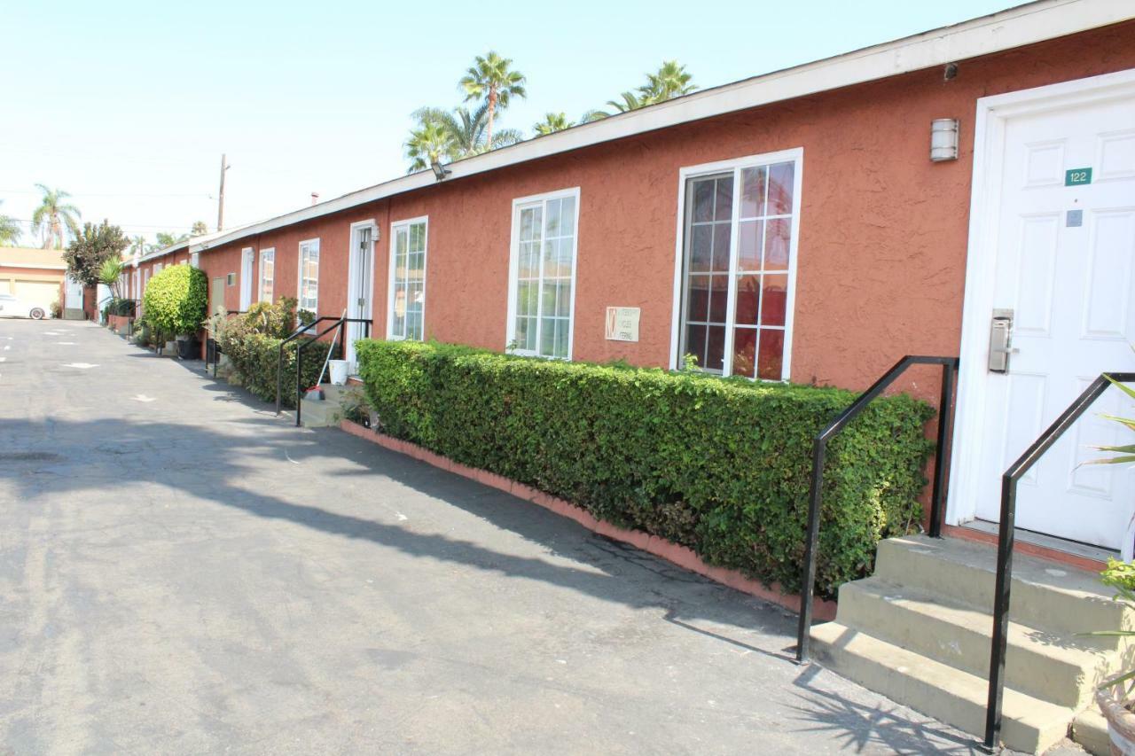 Oceanside Inn & Suites Exterior photo