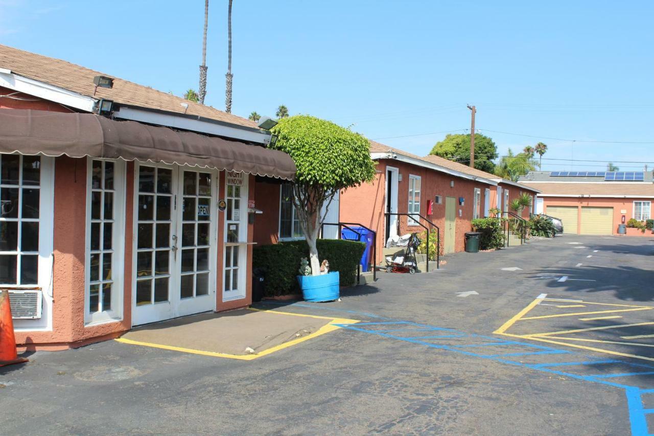 Oceanside Inn & Suites Exterior photo