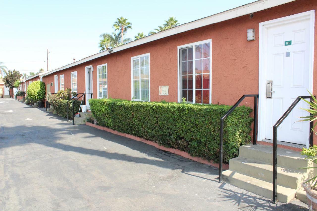 Oceanside Inn & Suites Exterior photo